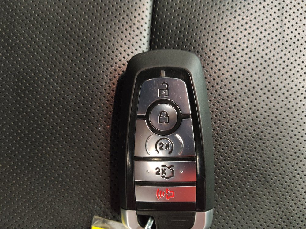 Used 2018 Ford Explorer Platinum AWD/4WD image 32