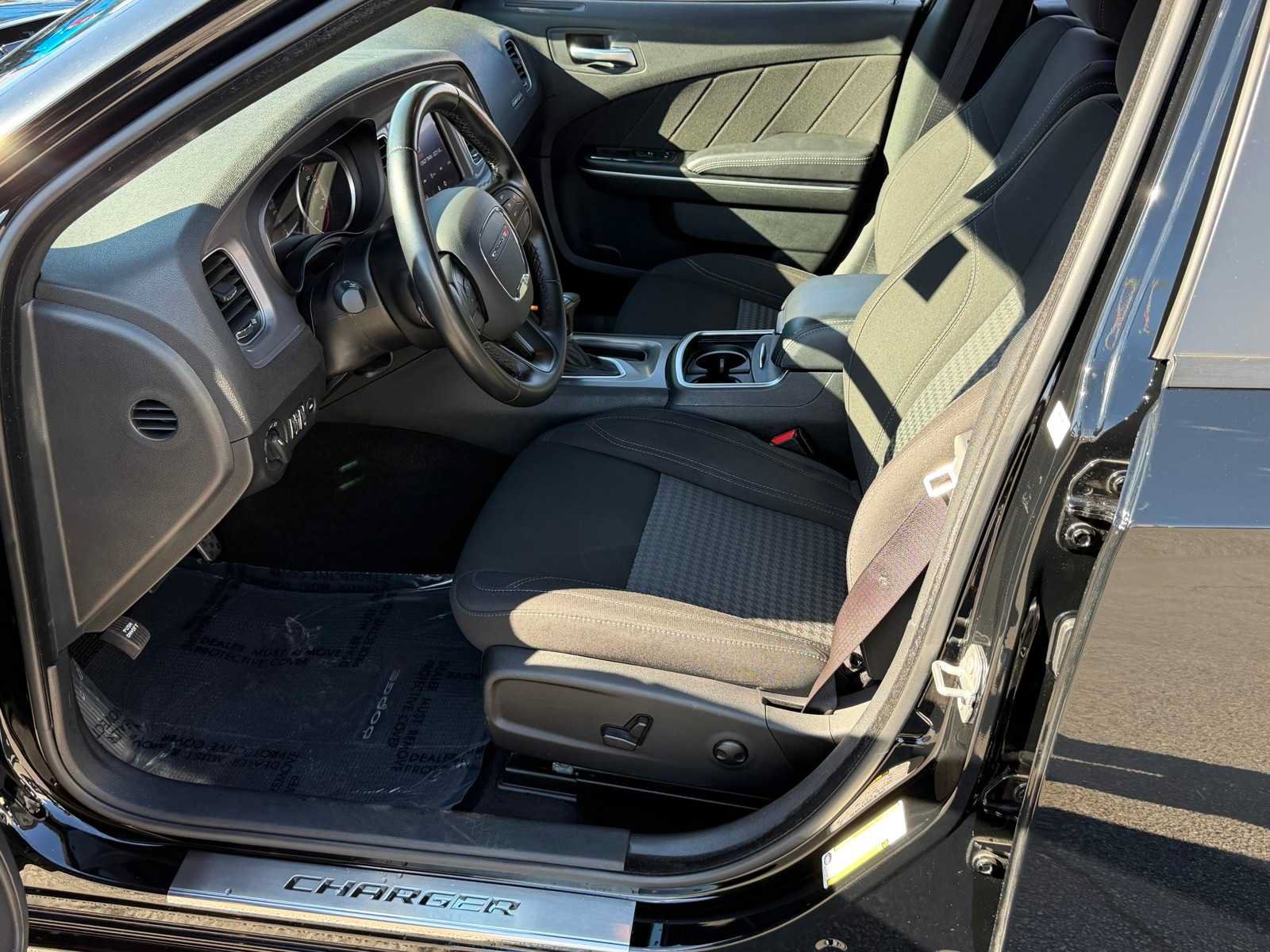 Used 2023 Dodge Charger SXT RWD image 22