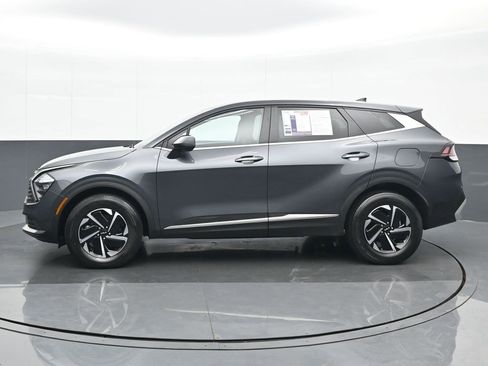 Used 2023 Kia Sportage LX image 3