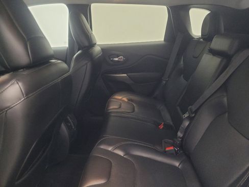 Used 2020 Jeep Cherokee Limited image 18