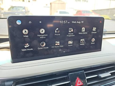 Used 2025 Genesis G70 2.5T image 25