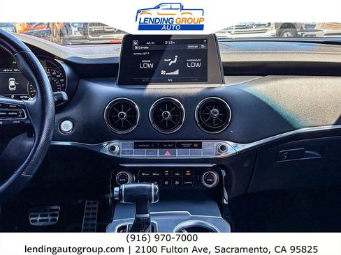 Used 2020 Kia Stinger GT1 RWD image 12