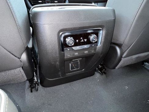 New 2025 Chevrolet Suburban Premier image 69