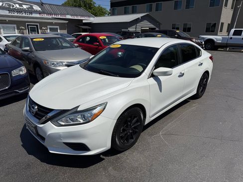 Used 2016 Nissan Altima 2.5 S w/ Power Driver Seat Package FWD image 2