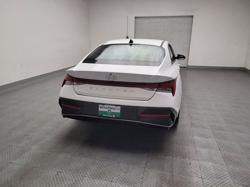 Used 2025 Hyundai Elantra SEL FWD image 7