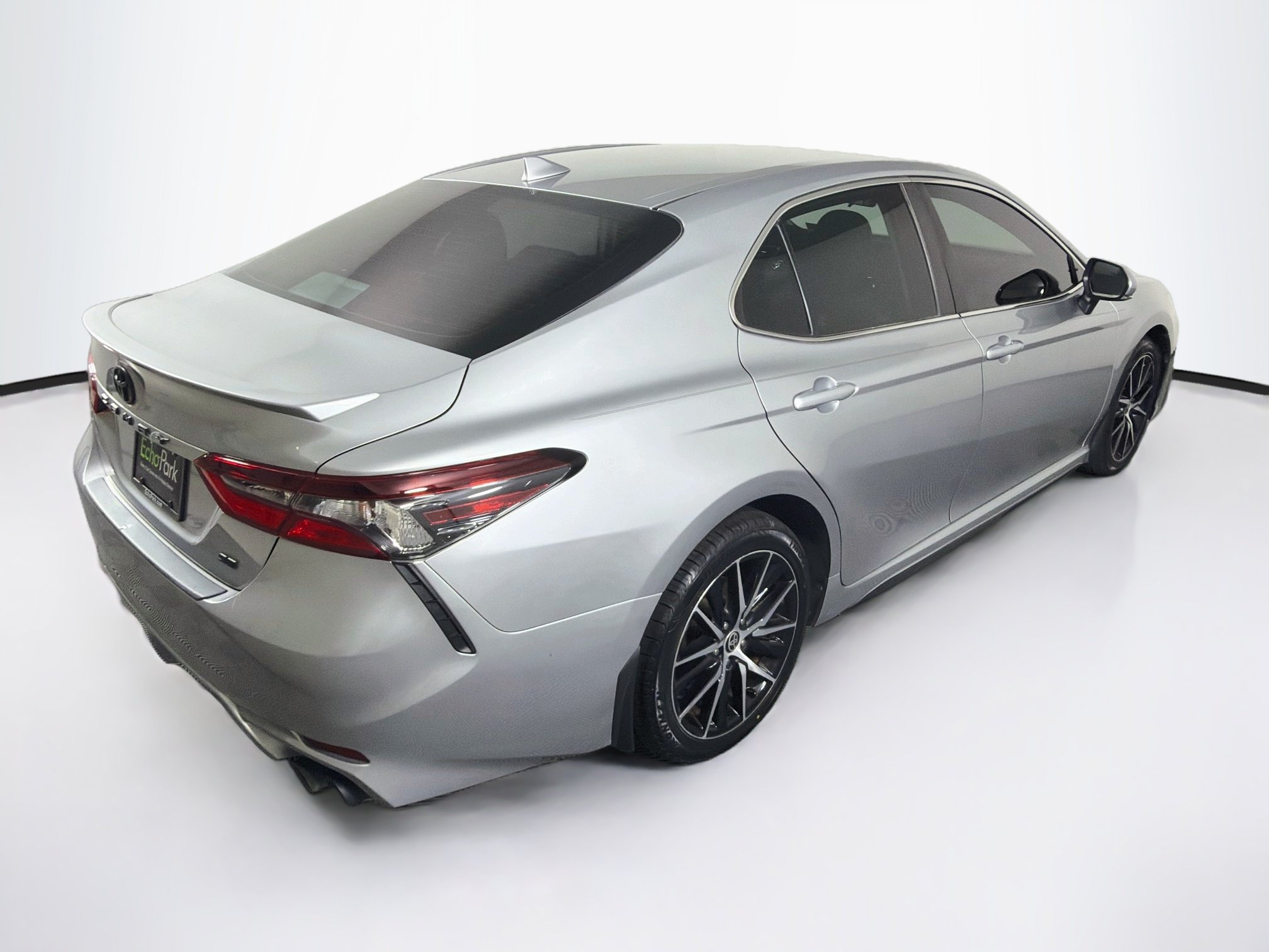 Used 2023 Toyota Camry SE FWD image 9