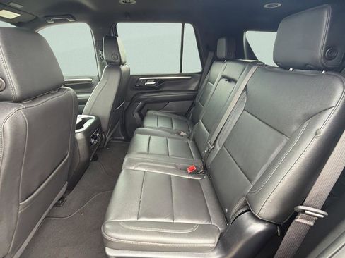 Used 2025 Chevrolet Tahoe LT RWD image 17