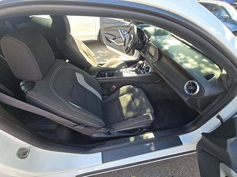 Used 2017 Chevrolet Camaro LT RWD image 8