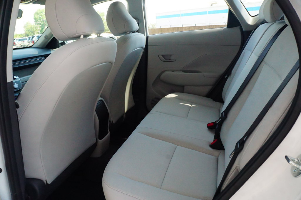 New 2027 Hyundai Kona SE FWD image 19