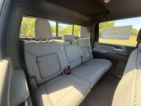 New 2026 GMC Sierra 2500 SLT w/ SLT Convenience Package AWD/4WD image 17