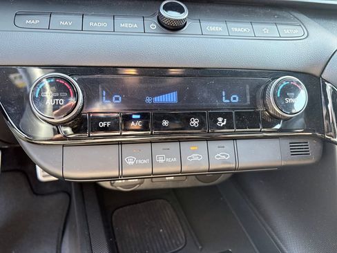 Used 2025 Hyundai Elantra SEL FWD image 19