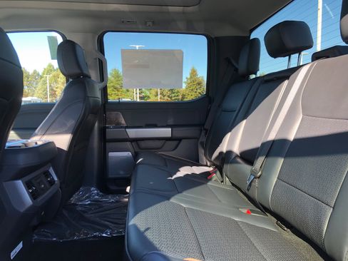 New 2026 Ford F250 Lariat w/ FX4 Off-Road Package image 11