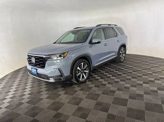 Used 2023 Honda Pilot Touring video 3