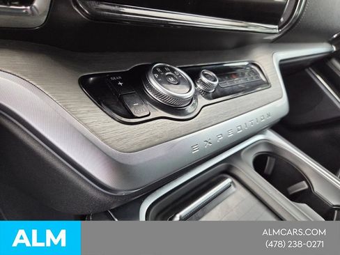 Used 2025 Ford Expedition Platinum AWD/4WD image 20