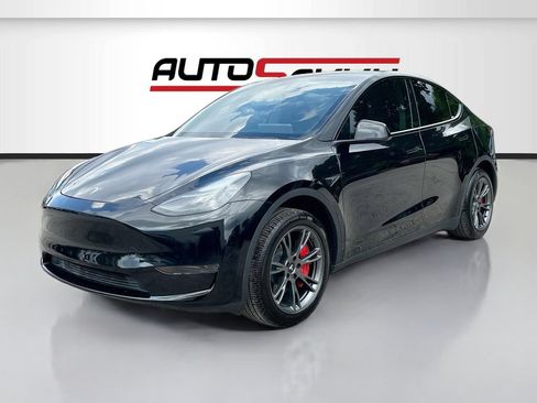 Used 2025 Tesla Model Y Long Range RWD image 3