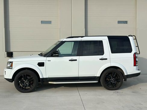Used 2014 Land Rover LR4 HSE image 2