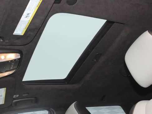 Used 2022 Dodge Durango R/T w/ Tow 'N Go Package image 16