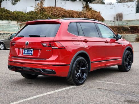 Certified 2024 Volkswagen Tiguan SE R-Line image 3