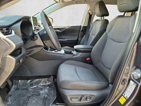 Used 2025 Toyota RAV4 XLE AWD/4WD image 15
