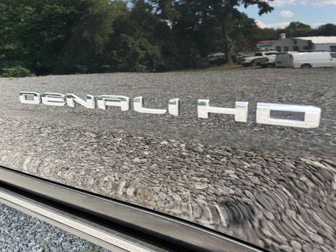 Used 2025 GMC Sierra 2500 Denali w/ Technology Package AWD/4WD image 13