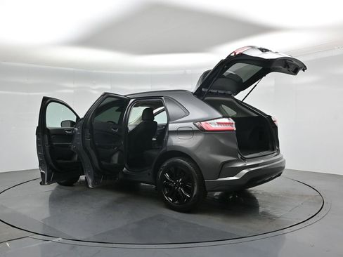 Certified 2022 Ford Edge SE w/ Black Appearance Package image 35