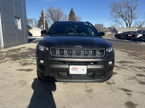 Certified 2023 Jeep Compass Latitude image 3