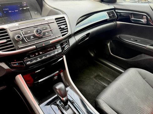 Used 2017 Honda Accord LX image 69