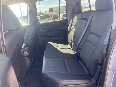 Used 2025 Honda Ridgeline RTL image 11