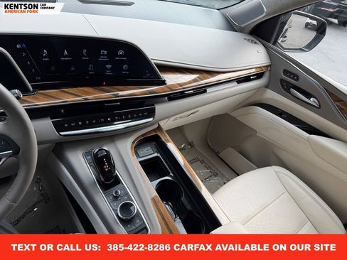 Used 2024 Cadillac Escalade Sport Platinum image 28