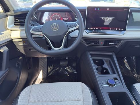 New 2026 Volkswagen Tiguan SE image 22