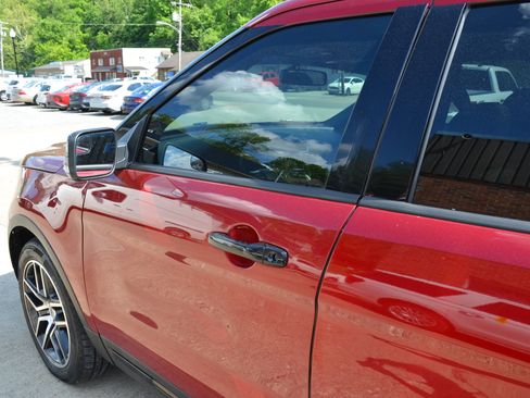 Used 2017 Ford Explorer Sport AWD/4WD image 7