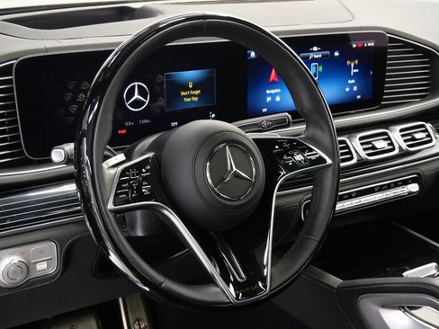 Used 2025 Mercedes-Benz Maybach GLS 600 4MATIC image 15