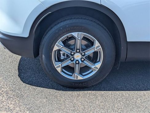 Used 2025 Chevrolet Blazer LT image 9