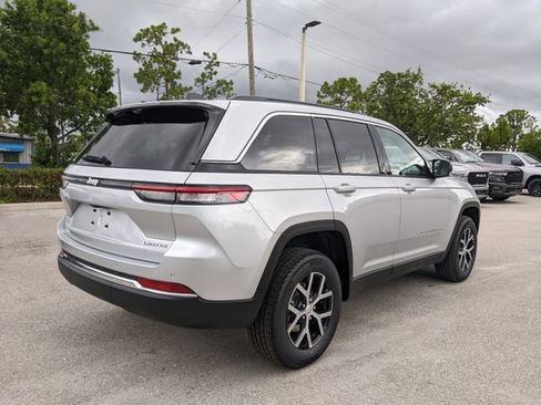 New 2025 Jeep Grand Cherokee Limited w/ Luxury Tech Group II image 4