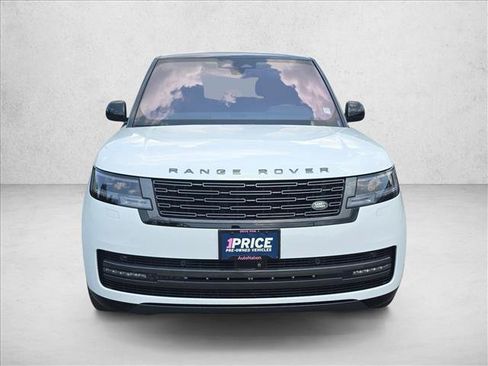 Used 2023 Land Rover Range Rover SE AWD/4WD image 2