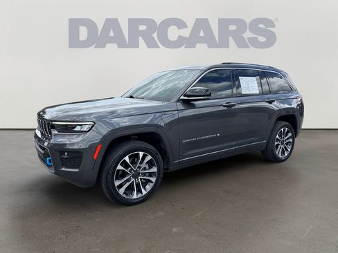 Used 2022 Jeep Grand Cherokee Overland w/ Advanced Protech Group III AWD/4WD image 3