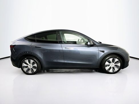 Used 2023 Tesla Model Y Long Range image 10