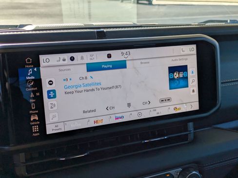 New 2026 Jeep Wrangler Unlimited Sahara AWD/4WD image 18