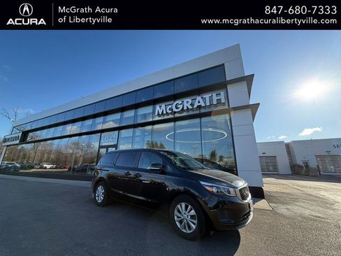 Used 2017 Kia Sedona LX w/ LX Essentials Premium Package image 1