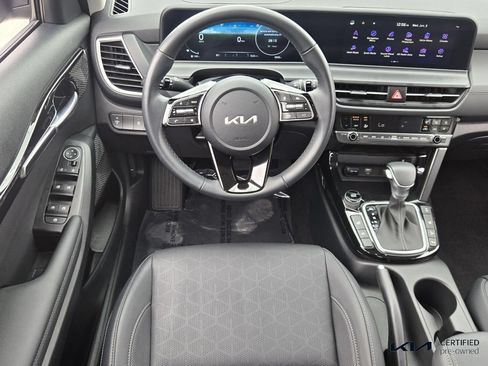 Certified 2025 Kia Seltos EX w/ EX Sunroof Package AWD/4WD image 13