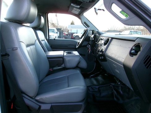 Used 2012 Ford F350 XL w/ Skid Plate Pkg image 13