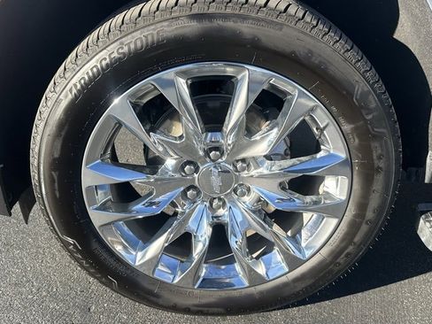 Certified 2024 Chevrolet Tahoe Premier w/ Premium Package image 38