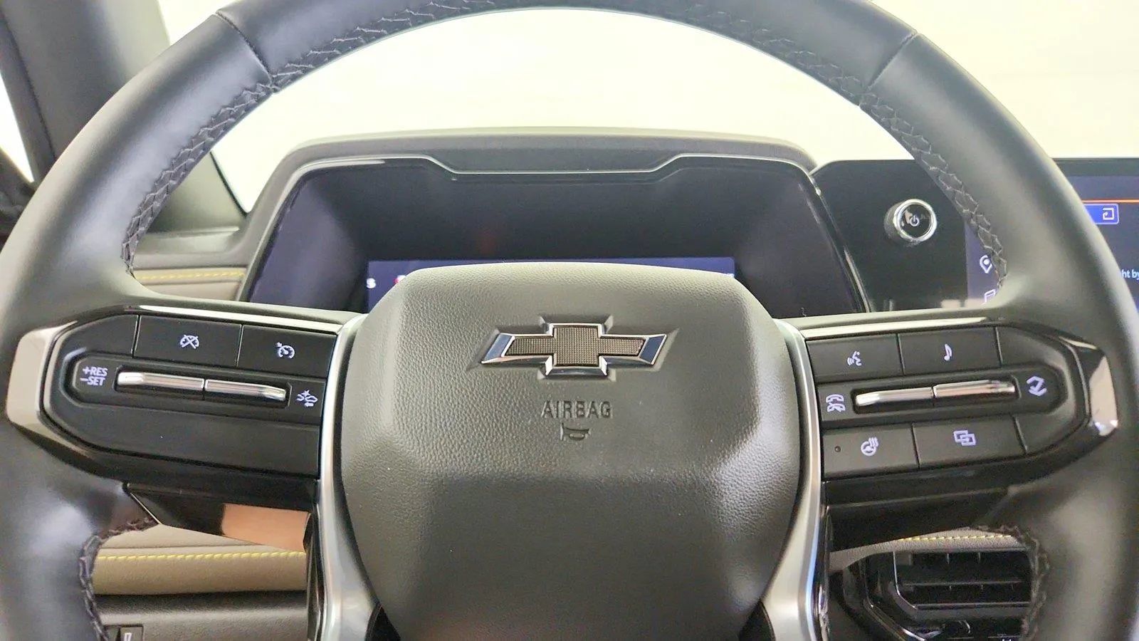 Used 2024 Chevrolet Colorado ZR2 w/ ZR2 Bison Edition AWD/4WD image 16