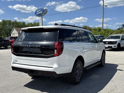 New 2025 Ford Expedition Active image 5