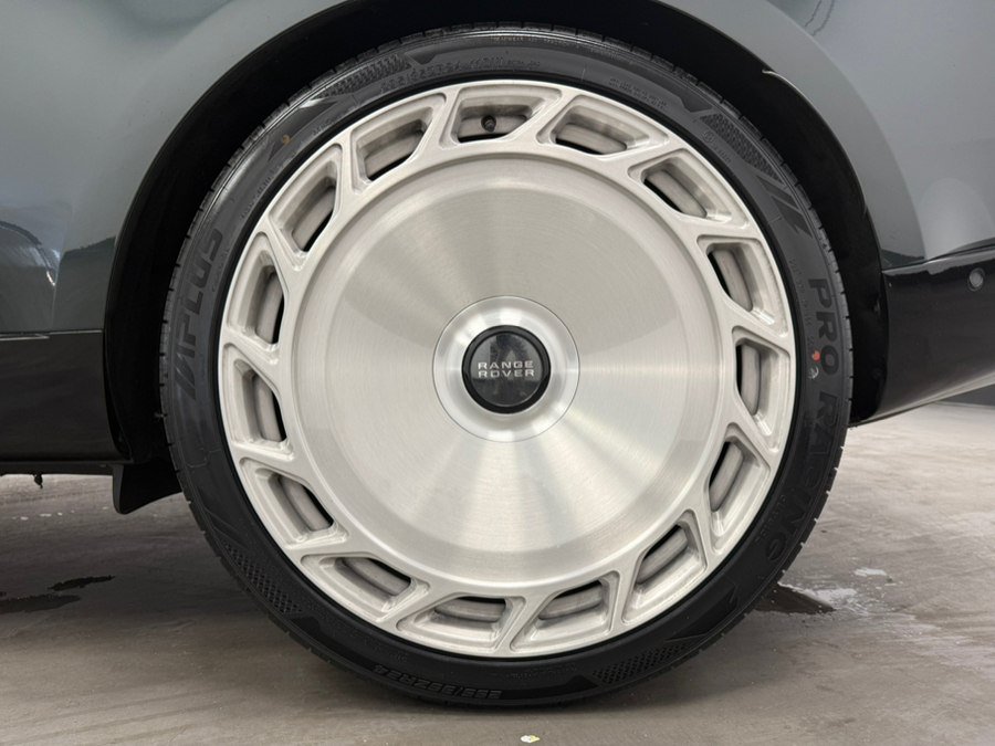 Used 2023 Land Rover Range Rover Long Wheelbase SE AWD/4WD image 93