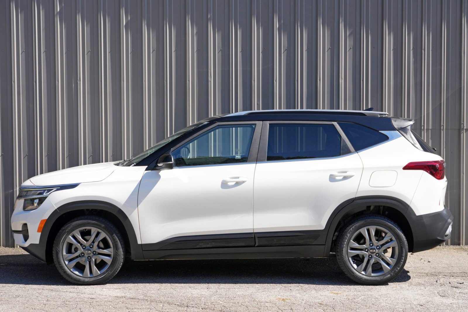 Used 2021 Kia Seltos S FWD image 40