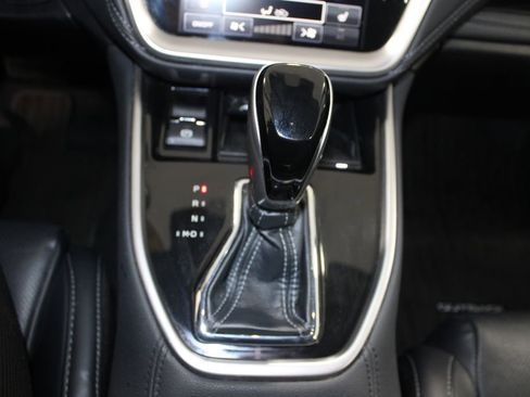 Used 2023 Subaru Outback Limited image 43