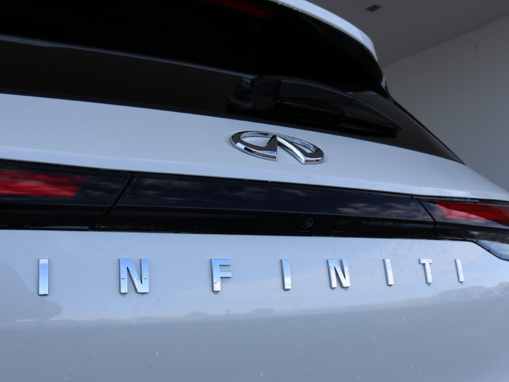 Used 2023 INFINITI QX60 Luxe AWD/4WD image 38