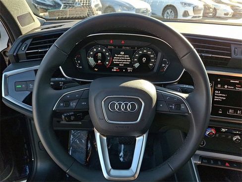 New 2025 Audi Q3 2.0T Premium image 15