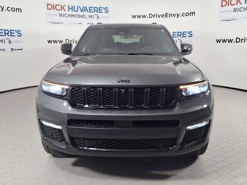 Used 2025 Jeep Grand Cherokee L Limited w/ Luxury Tech Group II image 2